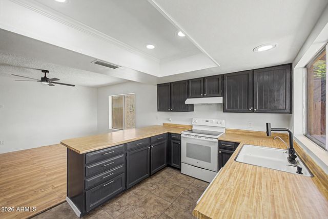 843 W PERALTA Avenue, Mesa, AZ 85210