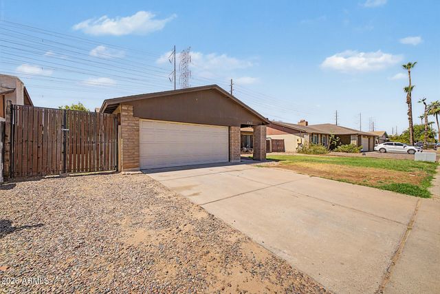 843 W PERALTA Avenue, Mesa, AZ 85210
