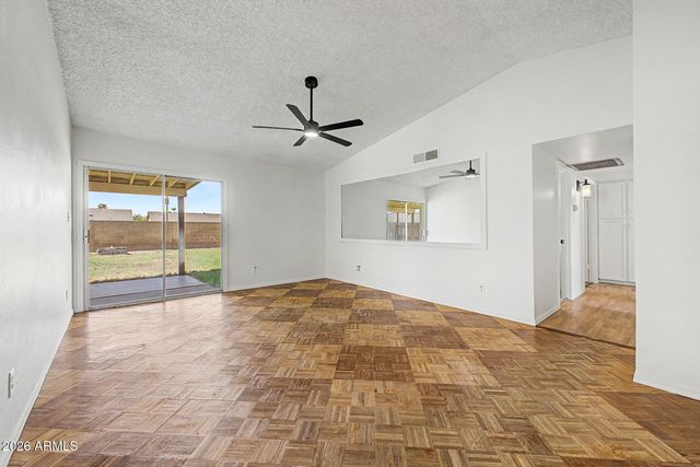 843 W PERALTA Avenue, Mesa, AZ 85210