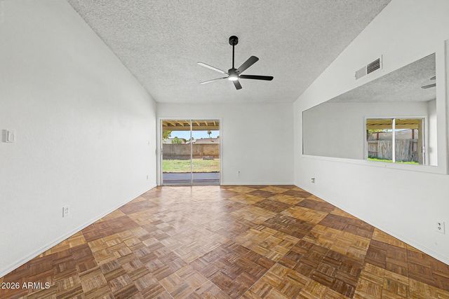 843 W PERALTA Avenue, Mesa, AZ 85210