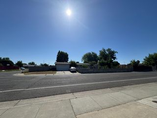 7361 Kara Dr, Sacramento, CA 95828