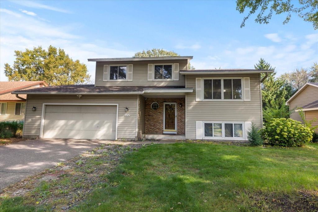 8232 Morgan Avenue N, Brooklyn Park, MN 55444