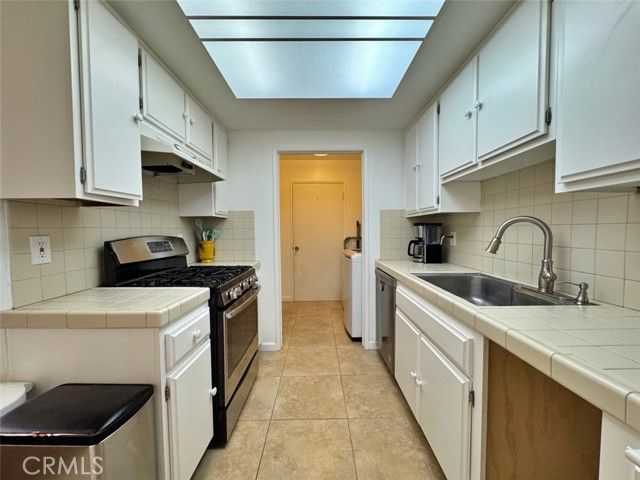 4177 Manhattan Beach Blvd., Lawndale, CA 90260