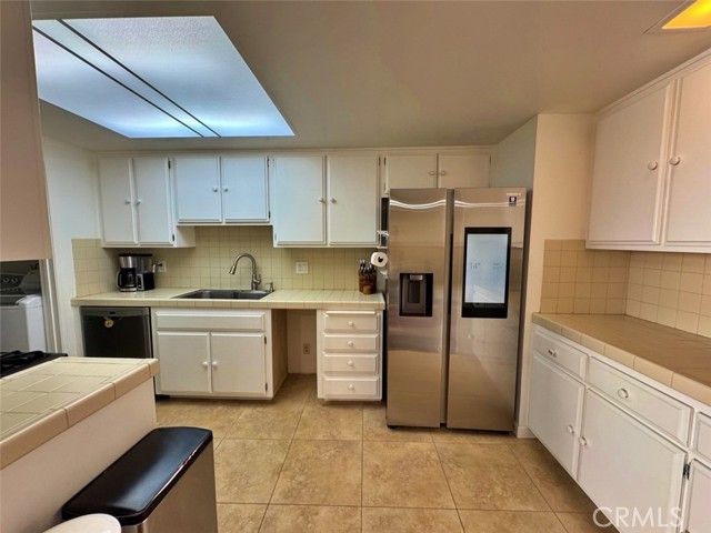 4177 Manhattan Beach Blvd., Lawndale, CA 90260