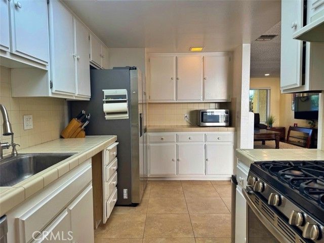 4177 Manhattan Beach Blvd., Lawndale, CA 90260