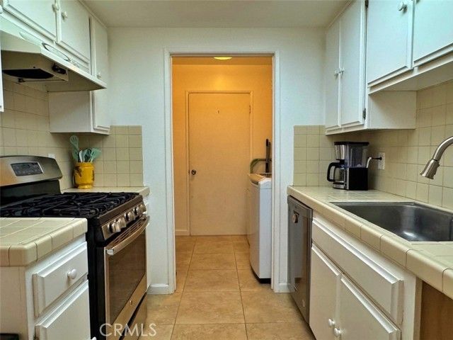 4177 Manhattan Beach Blvd., Lawndale, CA 90260