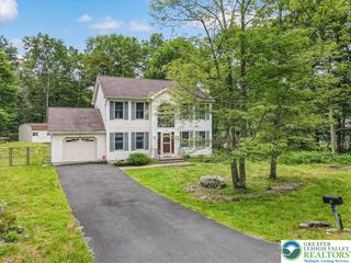 5 Flagstone Lane, East Stroudsburg, PA 18302
