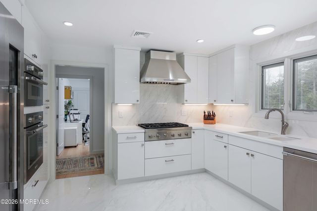 62 Cypress Neck Road, Middletown, NJ 07748