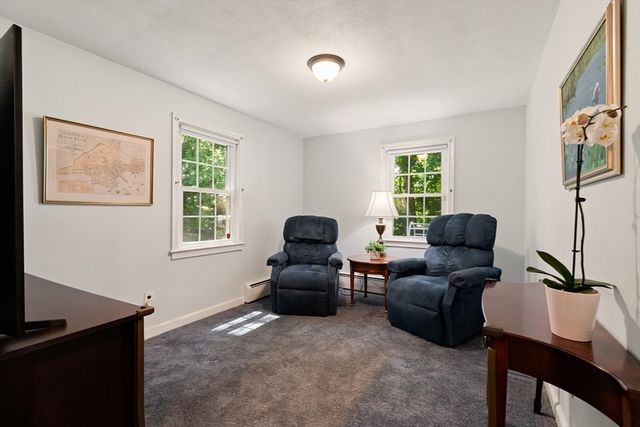 31 Hiawatha Rd, Woburn, MA 01801