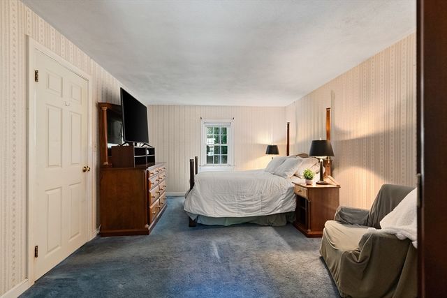 31 Hiawatha Rd, Woburn, MA 01801