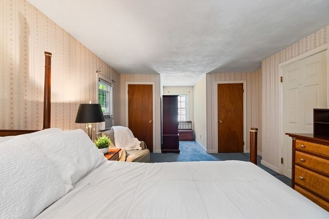 31 Hiawatha Rd, Woburn, MA 01801
