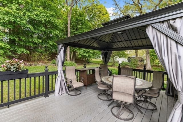 31 Hiawatha Rd, Woburn, MA 01801