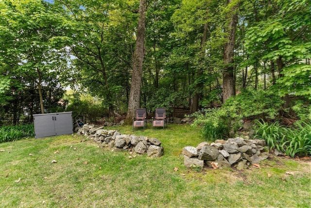 31 Hiawatha Rd, Woburn, MA 01801