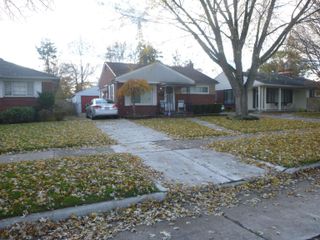 16800 Veronica Avenue, Eastpointe, MI 48021