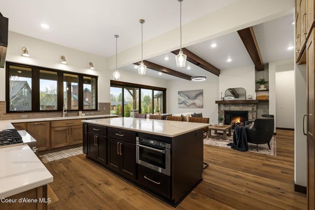 11 Alpenrose LN, Sandpoint, ID 83864
