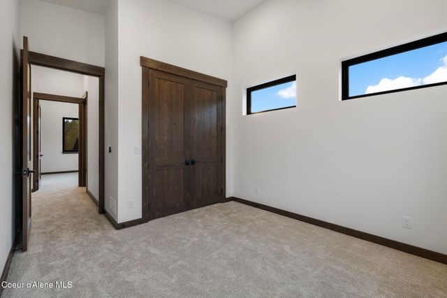 11 Alpenrose LN, Sandpoint, ID 83864