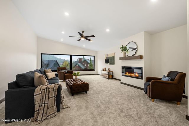 11 Alpenrose LN, Sandpoint, ID 83864