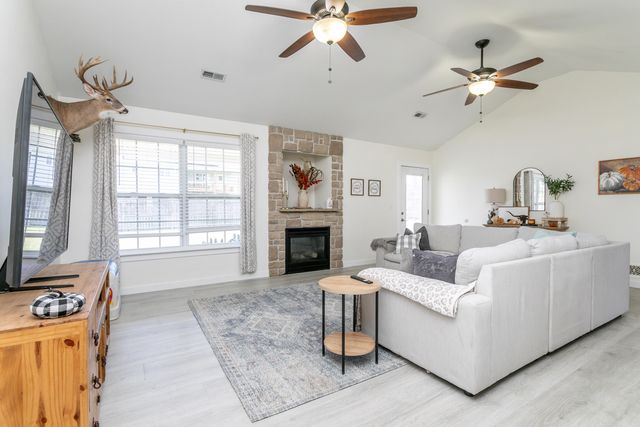 208 JAMESON DR, Ashland, MO 65010