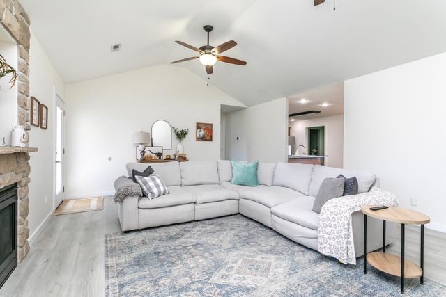 208 JAMESON DR, Ashland, MO 65010