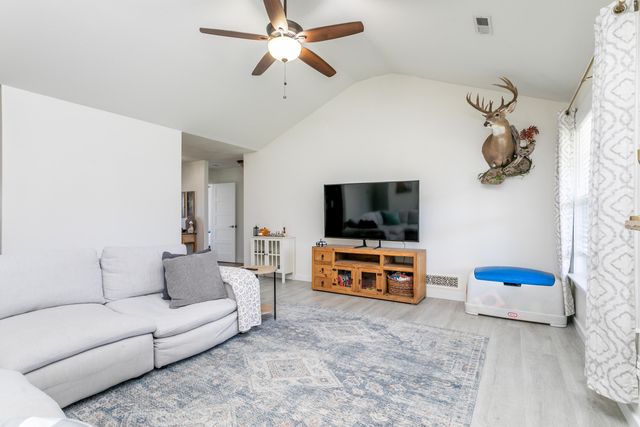 208 JAMESON DR, Ashland, MO 65010