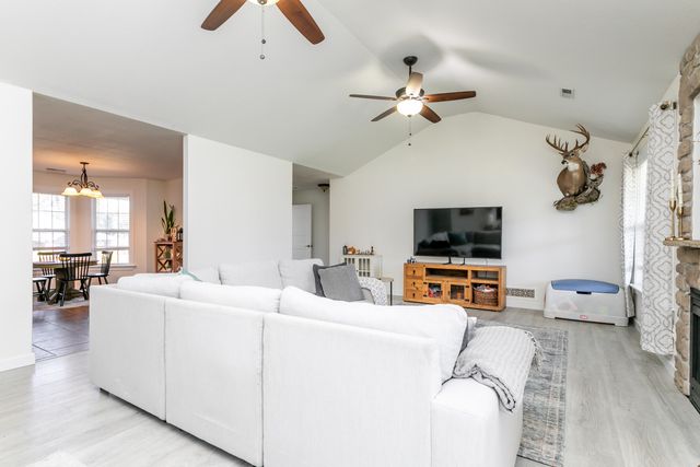 208 JAMESON DR, Ashland, MO 65010