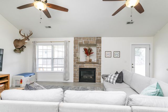 208 JAMESON DR, Ashland, MO 65010