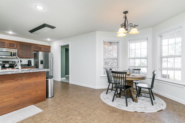 208 JAMESON DR, Ashland, MO 65010