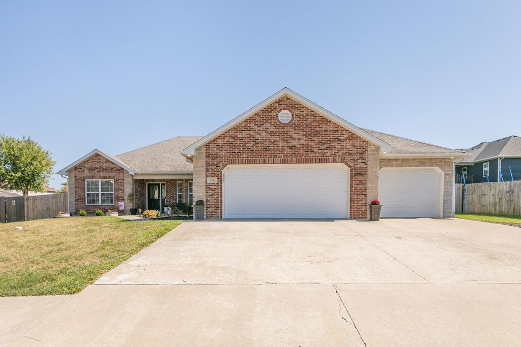 208 JAMESON DR, Ashland, MO 65010