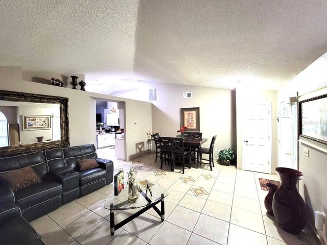 1946 EXCALIBUR DRIVE, Orlando, FL 32822