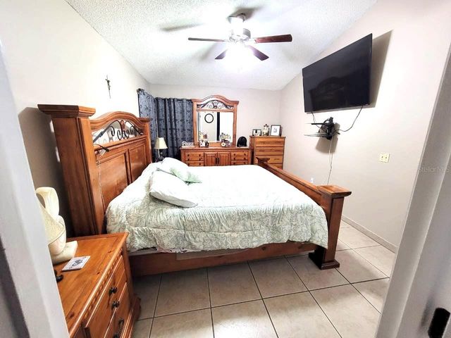 1946 EXCALIBUR DRIVE, Orlando, FL 32822