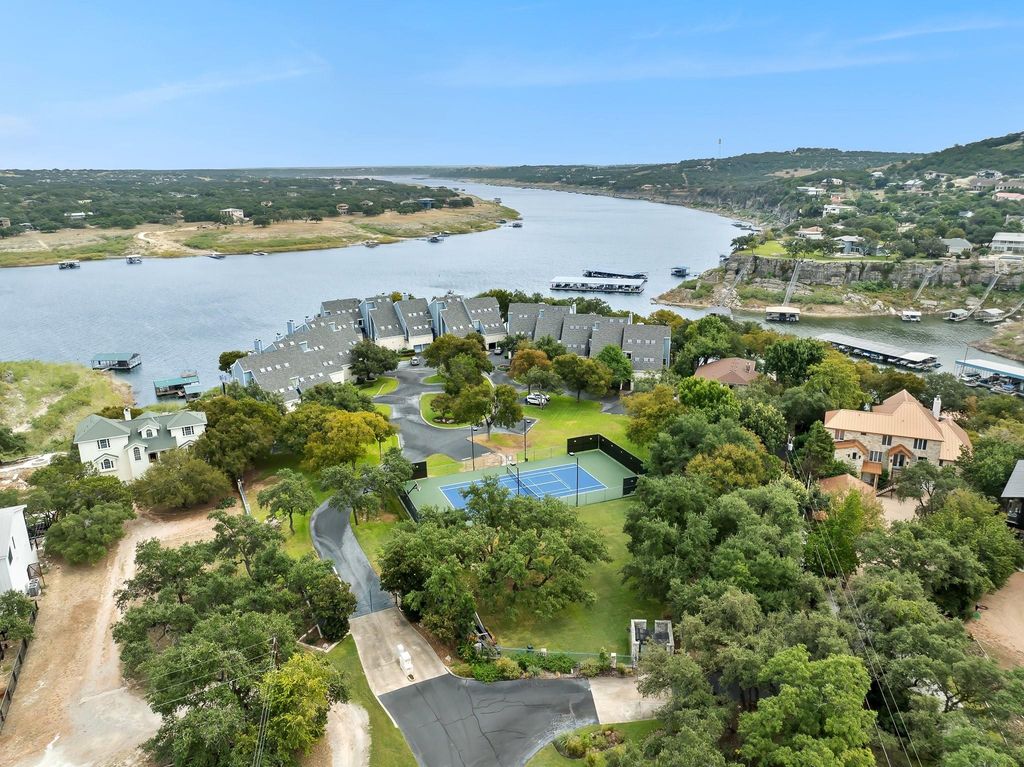 903 Cat Hollow Club DR C11, Spicewood, TX 78669