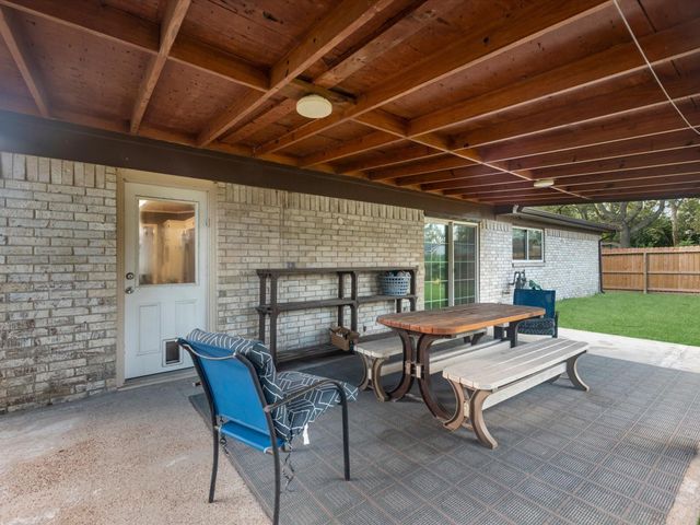 15714 Rill Lane, Houston, TX 77062