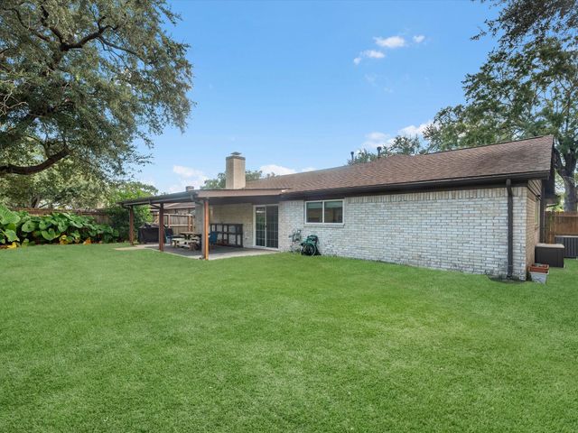 15714 Rill Lane, Houston, TX 77062