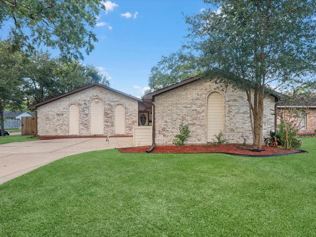 15714 Rill Lane, Houston, TX 77062