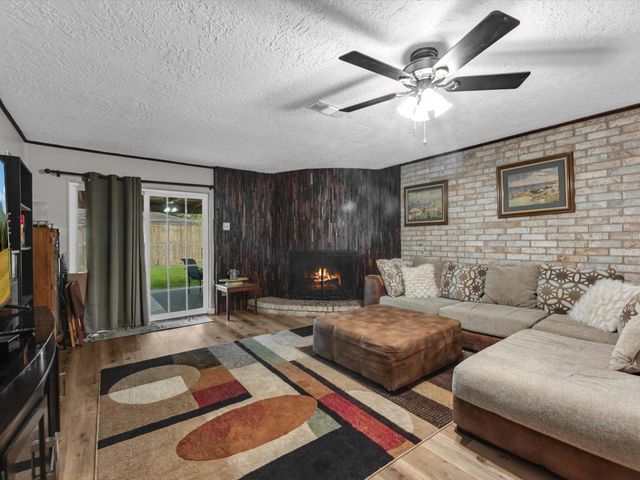 15714 Rill Lane, Houston, TX 77062