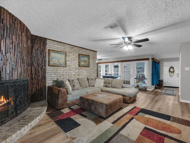 15714 Rill Lane, Houston, TX 77062