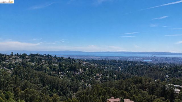 6669 Skyline Blvd, Oakland, CA 94603