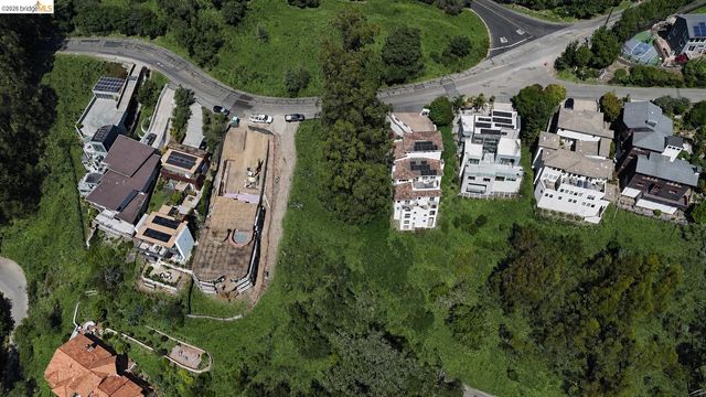 6669 Skyline Blvd, Oakland, CA 94603
