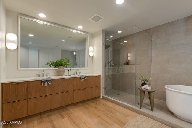 2211 E CAMELBACK Road 402, Phoenix, AZ 85016