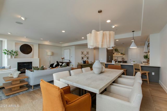 2211 E CAMELBACK Road 402, Phoenix, AZ 85016