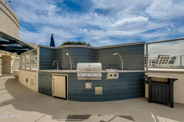 2211 E CAMELBACK Road 402, Phoenix, AZ 85016