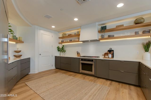 2211 E CAMELBACK Road 402, Phoenix, AZ 85016