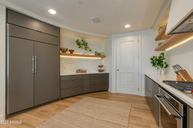 2211 E CAMELBACK Road 402, Phoenix, AZ 85016