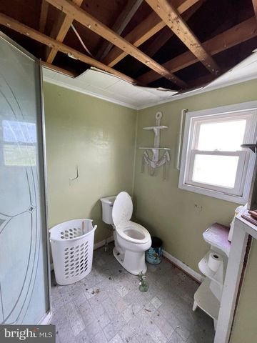 5107 CANTON RD, Tangier, VA 23440