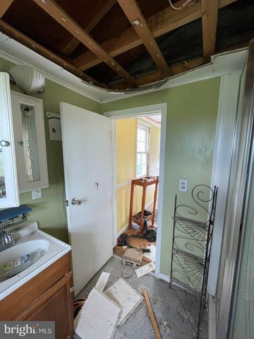 5107 CANTON RD, Tangier, VA 23440