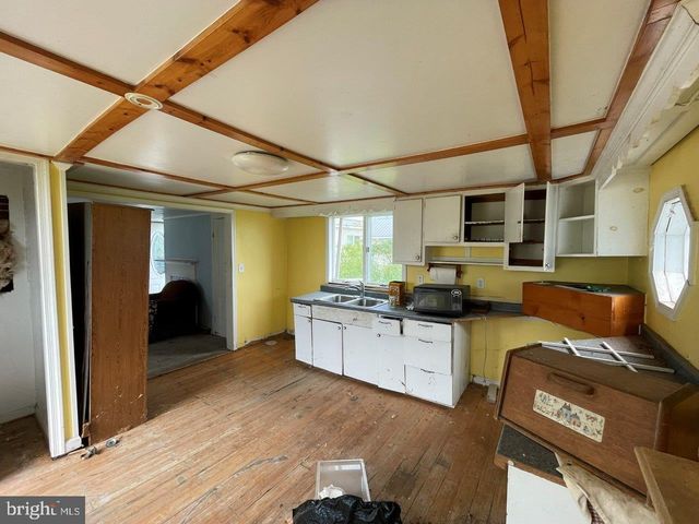 5107 CANTON RD, Tangier, VA 23440