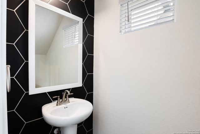 5526 Turkey, San Antonio, TX 78266
