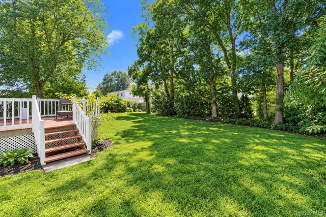 8 Norwalk Lane, Selden, NY 11784