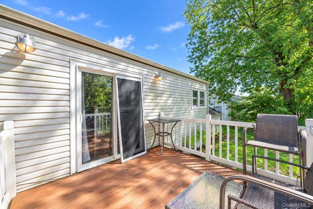 8 Norwalk Lane, Selden, NY 11784