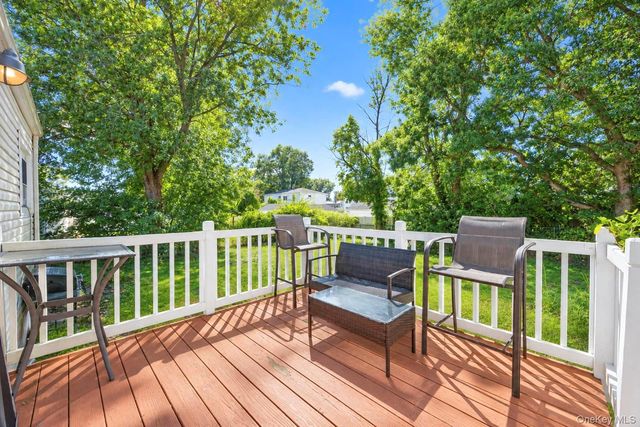 8 Norwalk Lane, Selden, NY 11784